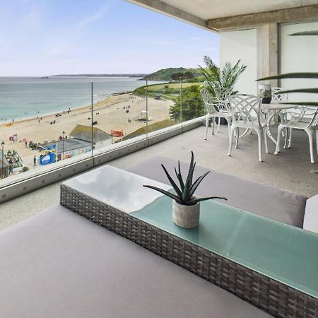 Luxury 3-Bed Apartment, With Direct Beach Access, Free Parking & Sea Views ! Falmouth Exterior photo