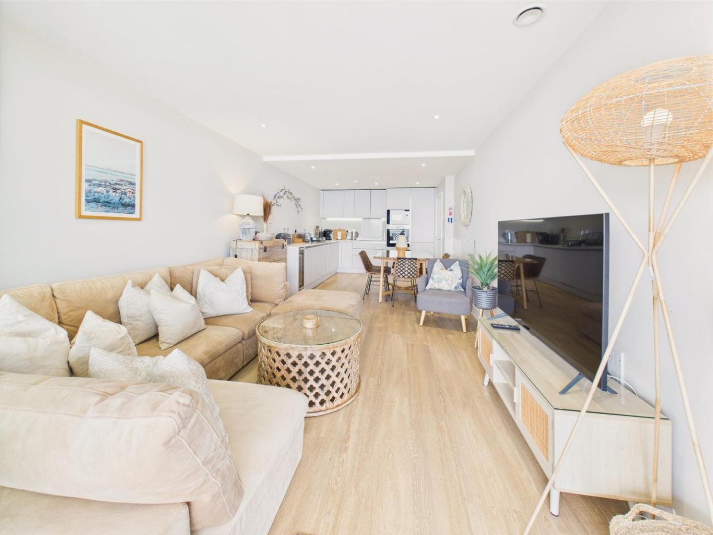 Luxury 3-Bed Apartment, With Direct Beach Access, Free Parking & Sea Views ! Falmouth Exterior photo